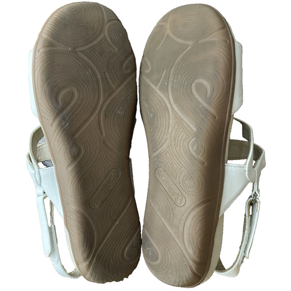 Baretraps Jenifer White Leather Sandals Women's Size 9M GUC - Picture 8 of 10